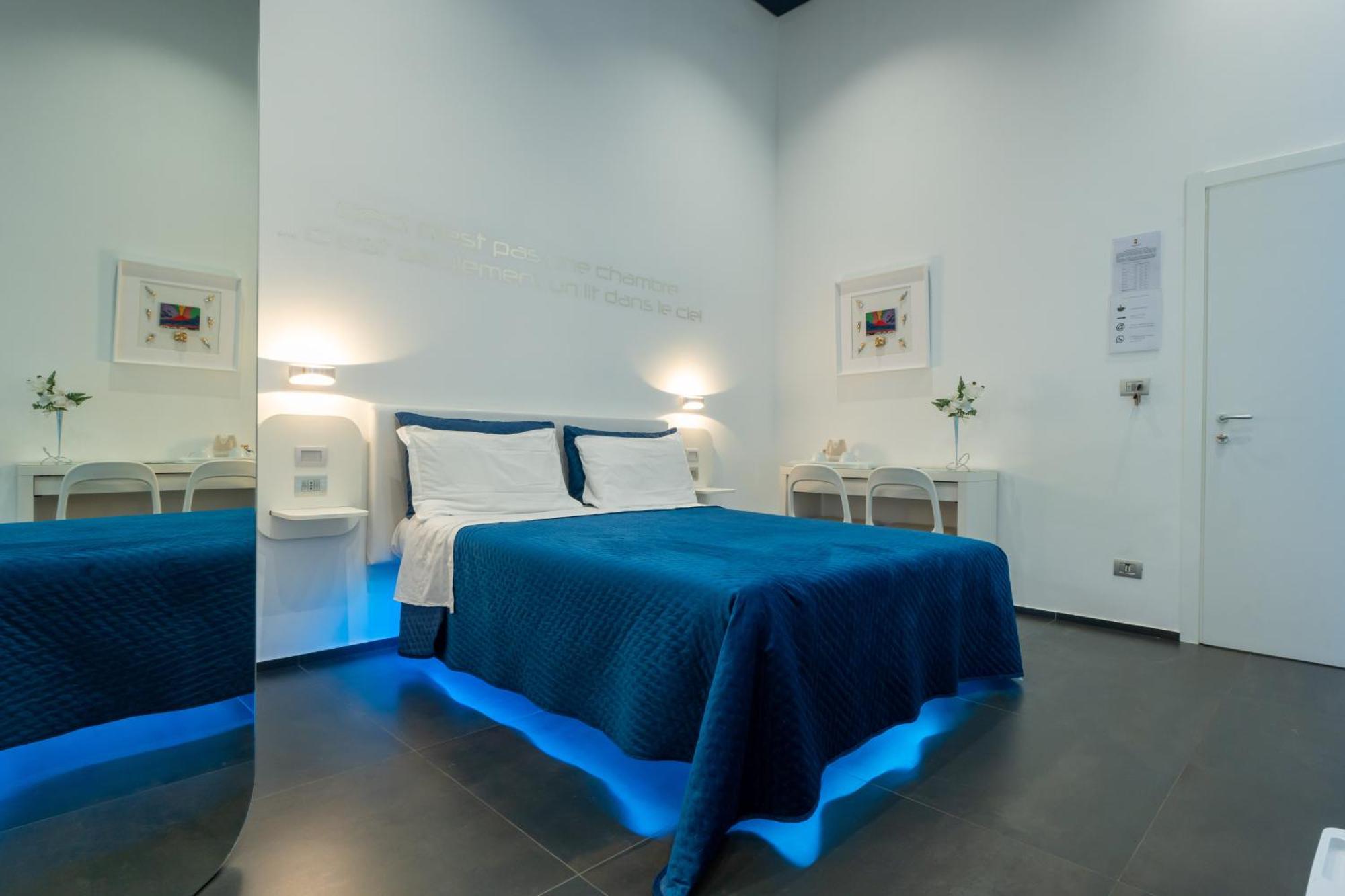 Bed and breakfast Skyhouse Chiatamone 2*